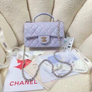 Classic CHANEL Bag: A Stylish and Versatile Choice for Elegance
